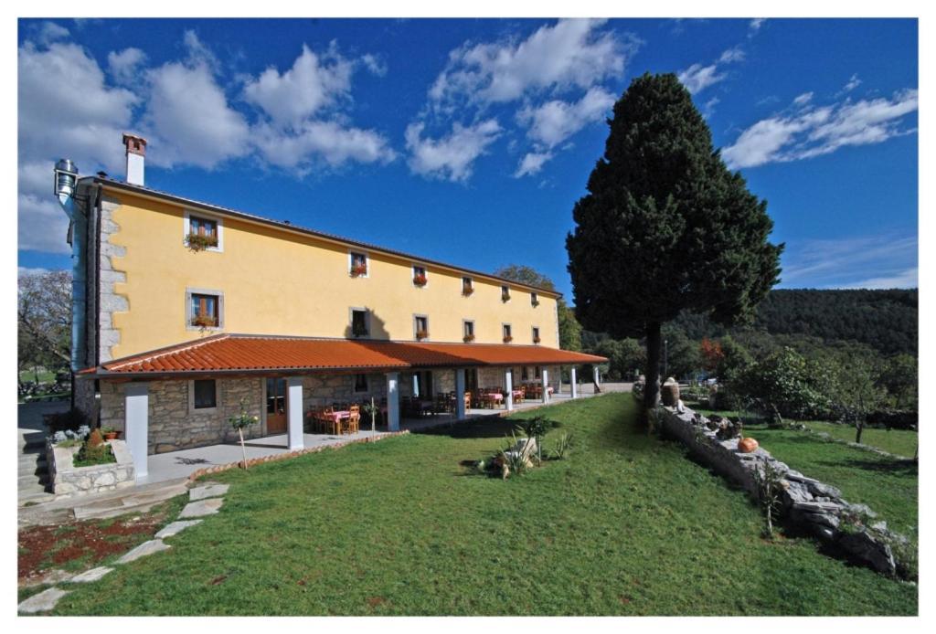 Villa Calussovo Ripenda Kras Bagian luar foto