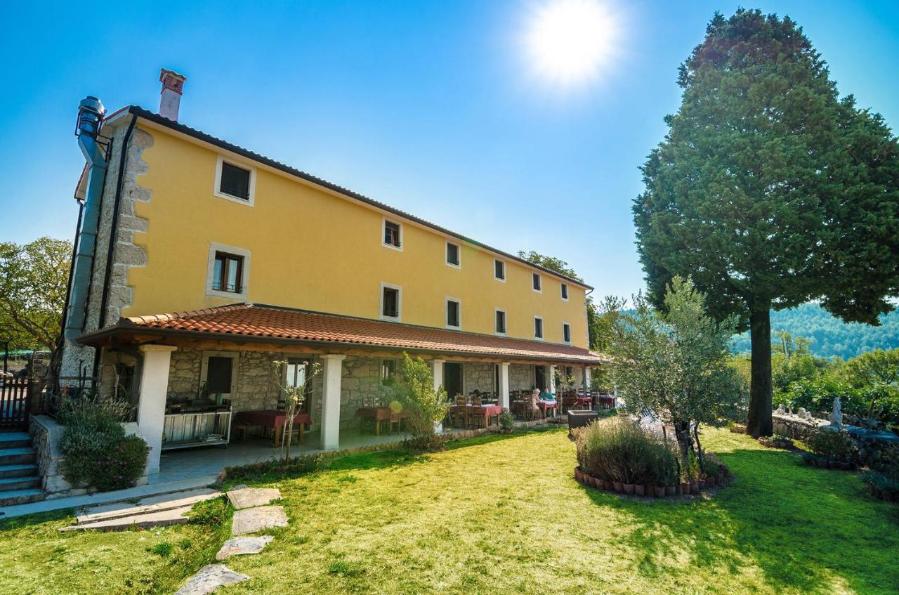 Villa Calussovo Ripenda Kras Bagian luar foto