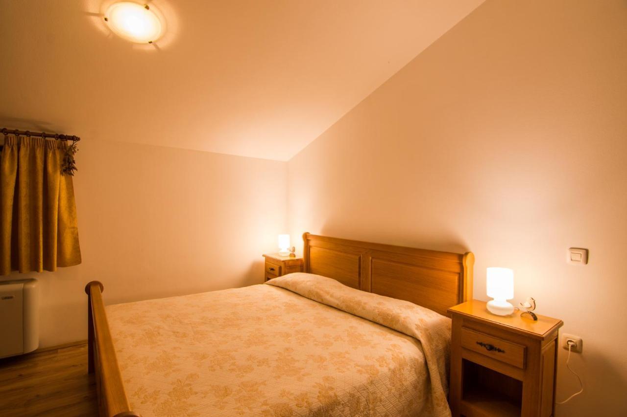 Villa Calussovo Ripenda Kras Bagian luar foto