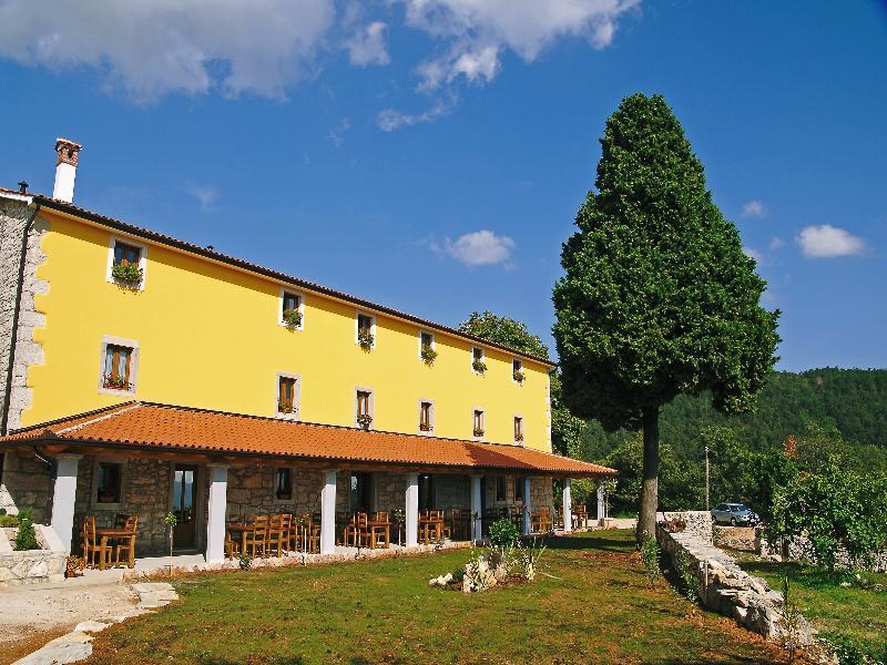 Villa Calussovo Ripenda Kras Bagian luar foto