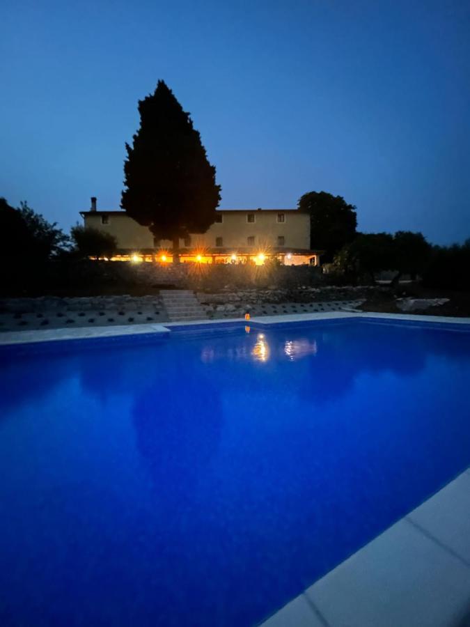 Villa Calussovo Ripenda Kras Bagian luar foto