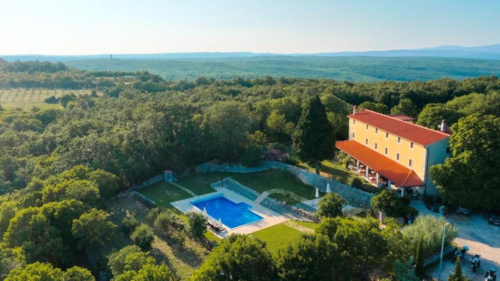 Villa Calussovo Ripenda Kras Bagian luar foto